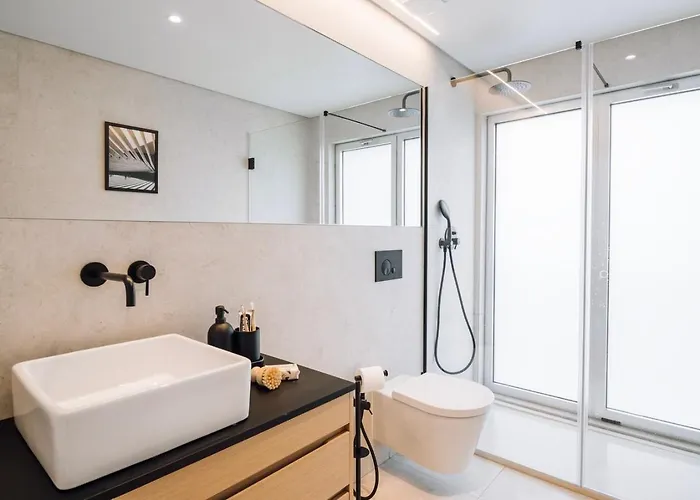 Oliveira - 1 Bedroom, Parking In Parque Nacoes Apartament