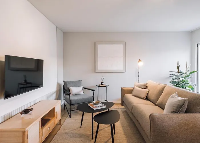 Apartament Oliveira - 1 Bedroom, Parking In Parque Nacoes