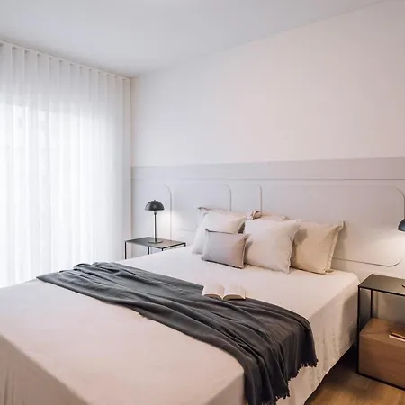 Oliveira - 1 Bedroom, Parking In Parque Nacoes ליסבון